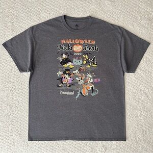 Disney Parks Disneyland Gray Halloween Tricks and Treats 2020 T-Shirt Tee